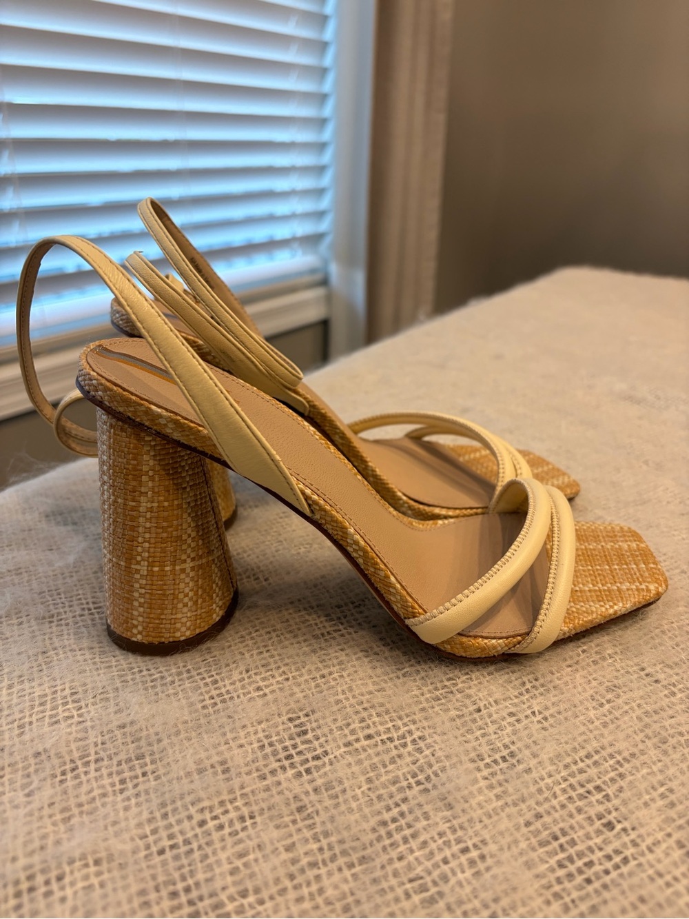 SAM EDELMAN KIA block heel sandal in bleached wheat/ rafia - like new, size 7.5 - Picture 4 of 12
